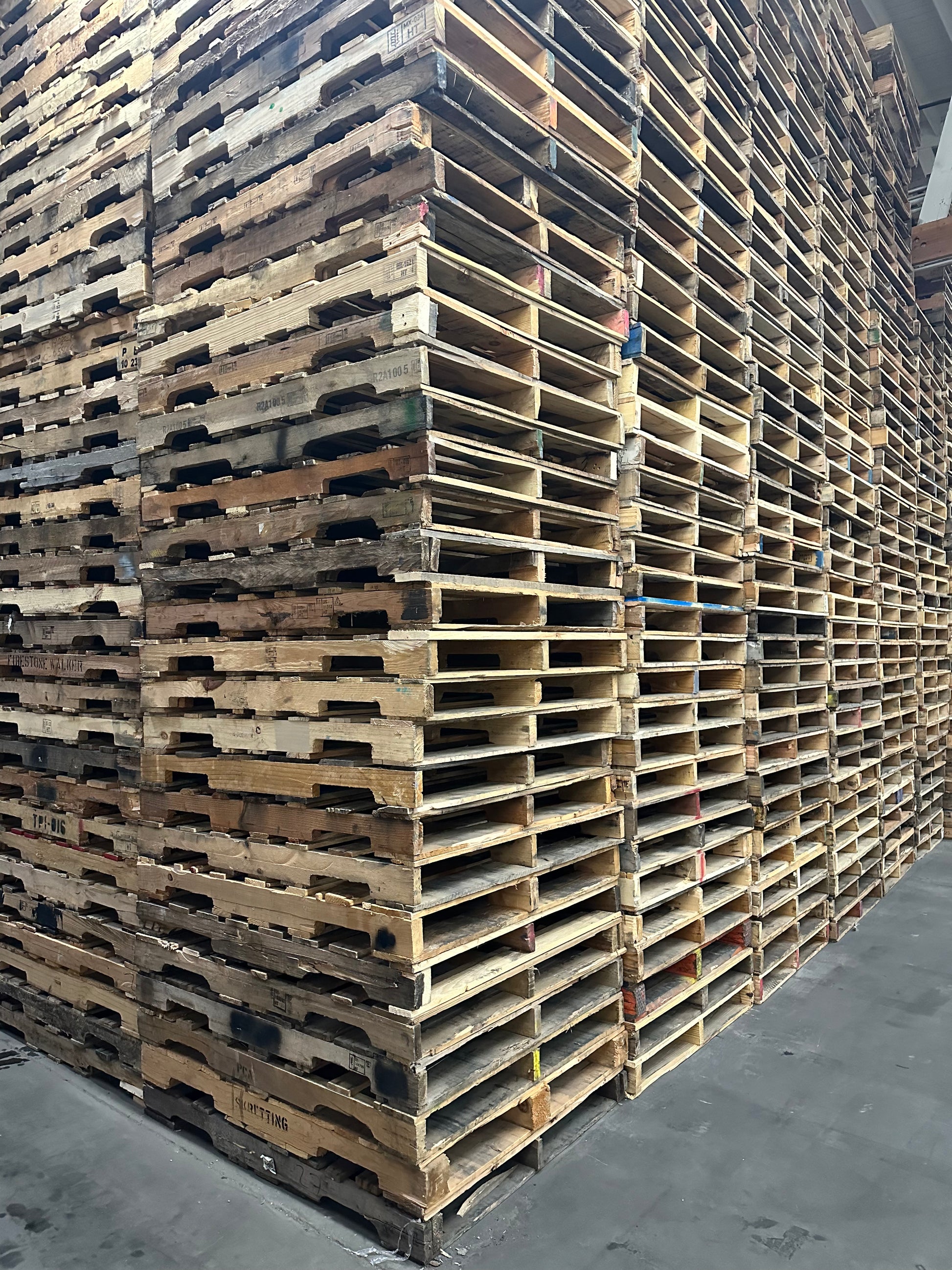 4-Way Used 48x40 Pallet – Melvins Pallets